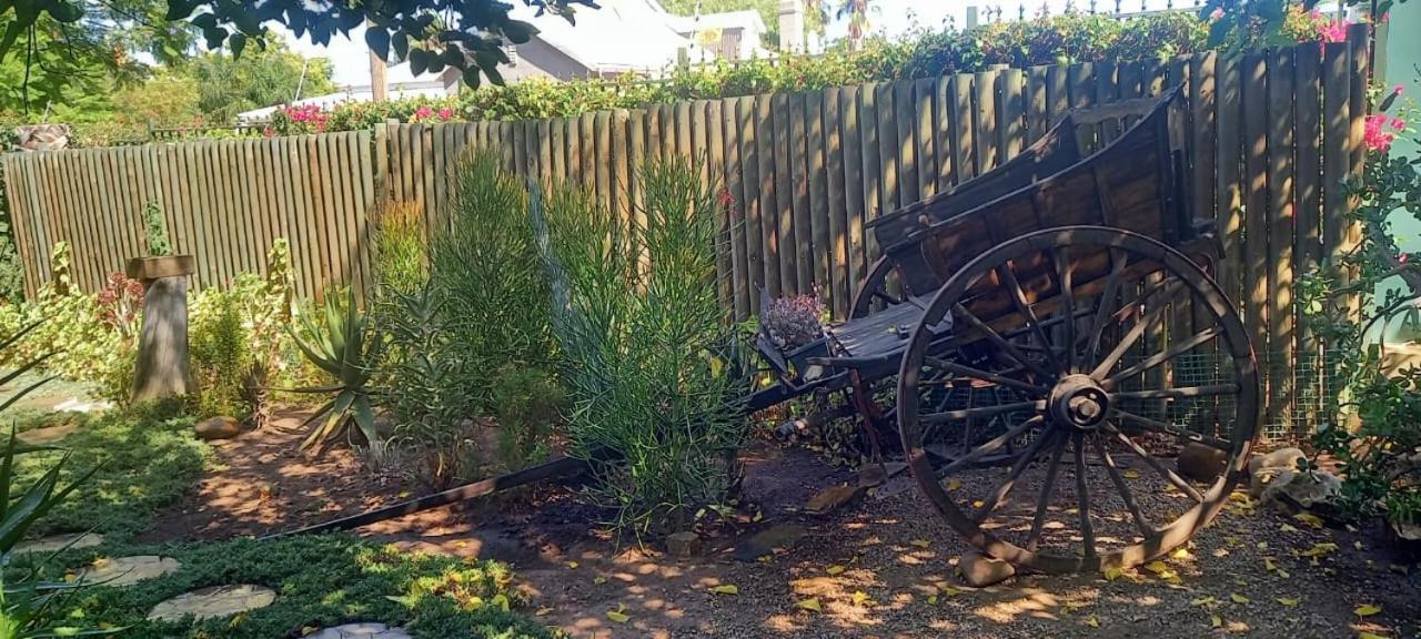 Beit Shalom Before Known As Best Little Guesthouse オーツホーン エクステリア 写真